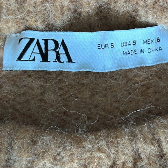 Zara, Crop Fuzzy Sweater, Size Snall - Picture 7 of 9